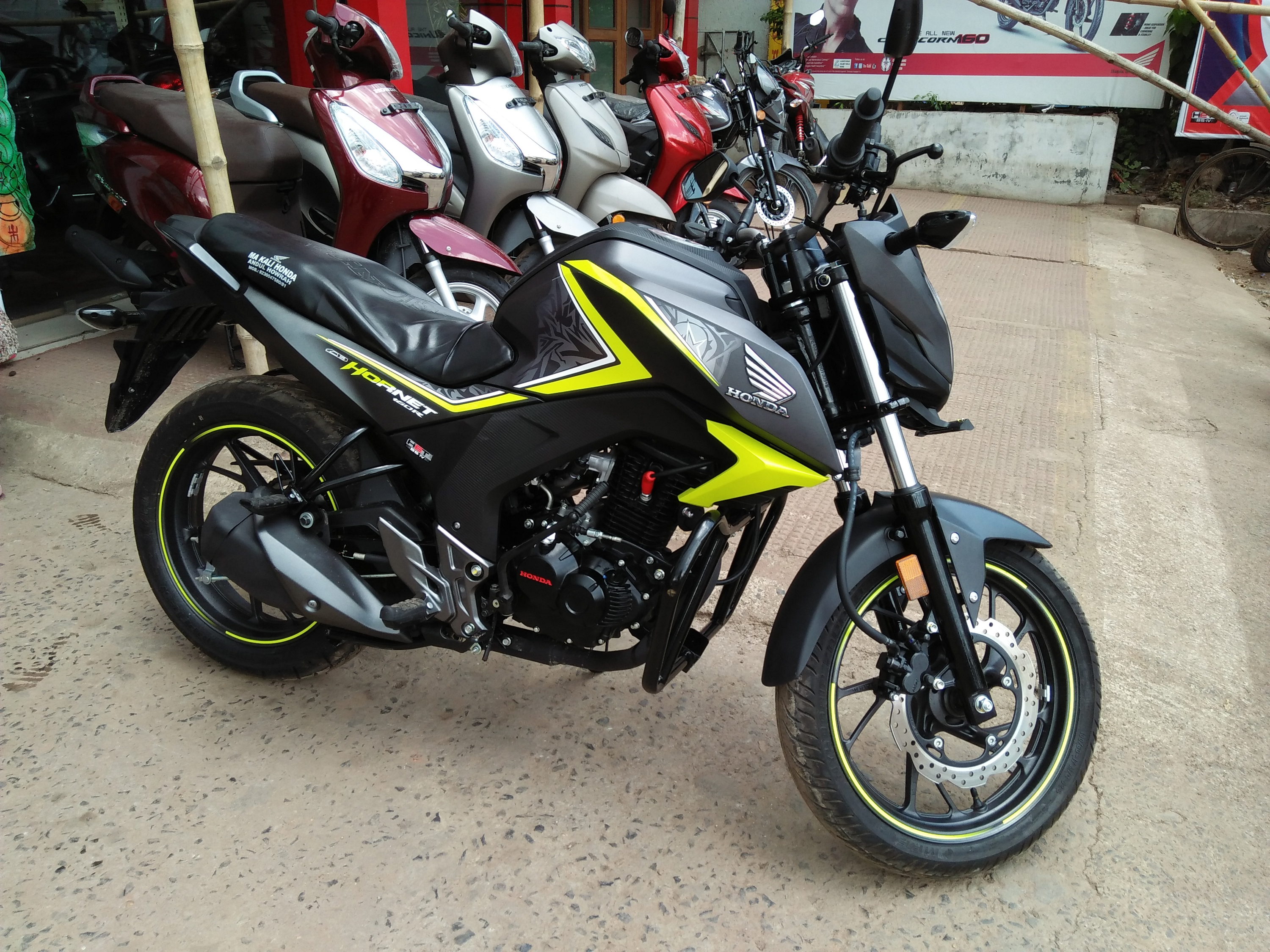 Honda CB Hornet — photo 2
