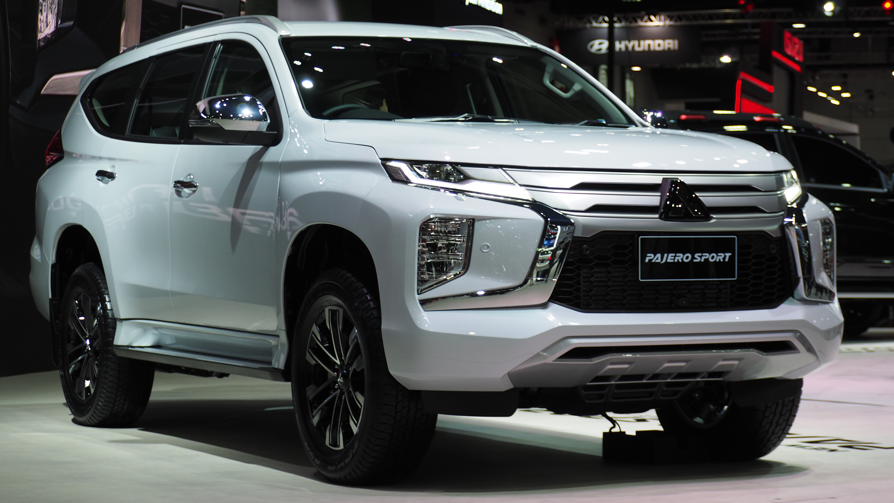 Mitsubishi Pajero Sport — photo 2